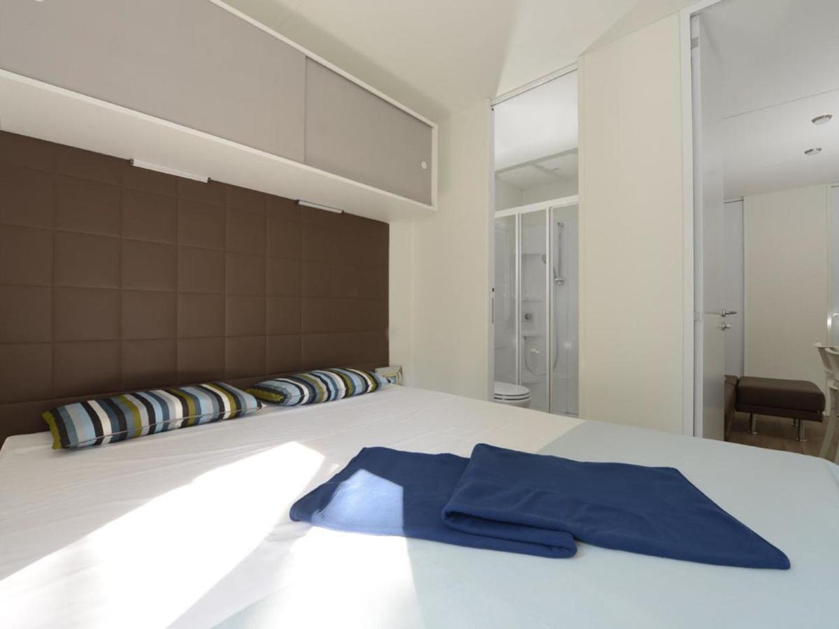 Holiday Home Maxi Caravan Capri By Interhome Baia Domizia Dış mekan fotoğraf