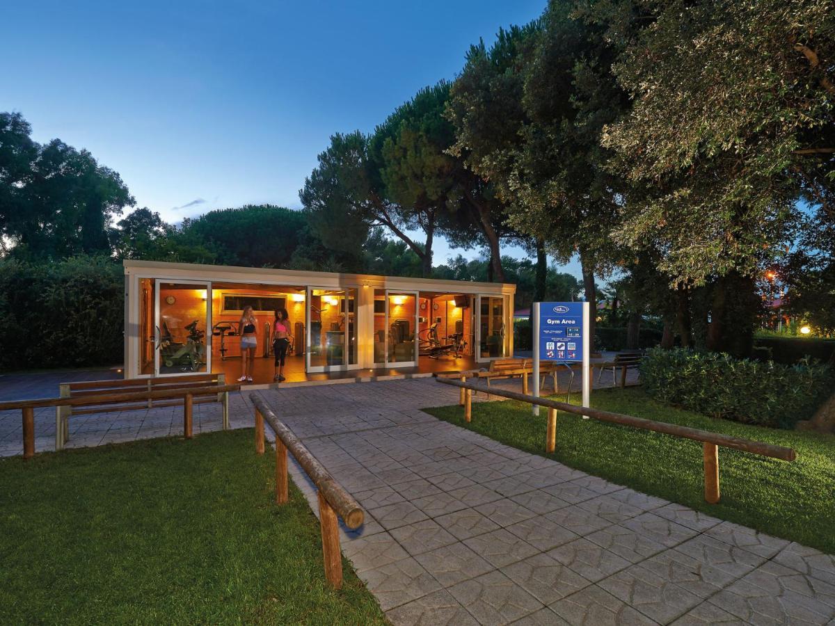 Holiday Home Maxi Caravan Capri By Interhome Baia Domizia Dış mekan fotoğraf